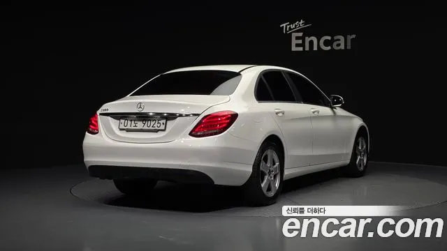 Mercedes-Benz C-Class 2017 — фото 2