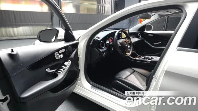 Mercedes-Benz C-Class 2017 — фото 13