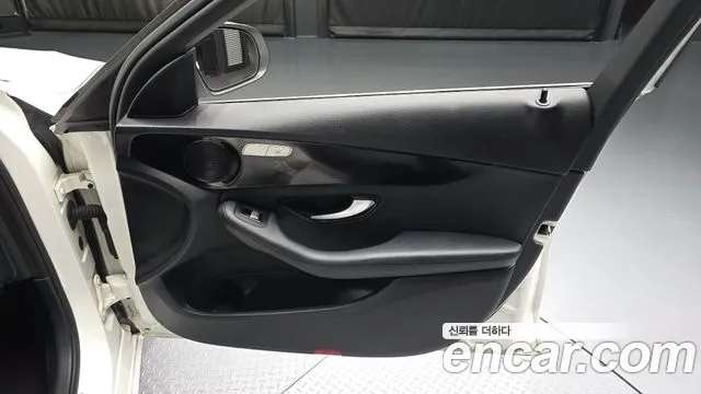 Mercedes-Benz C-Class 2017 — фото 14