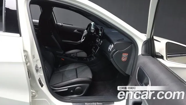 Mercedes-Benz A-Class 2018 — фото 17