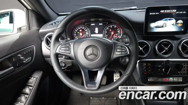 Mercedes-Benz A-Class 2018 — фото 19
