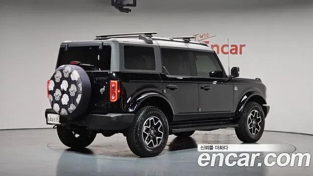 Ford Bronco 2023 — фото 1