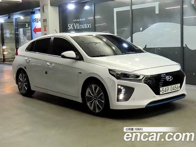 Hyundai Ioniq 2017 — фото 1