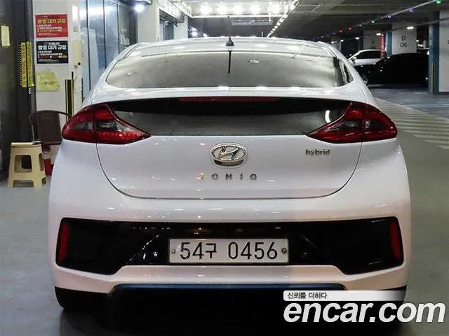 Hyundai Ioniq 2017 — фото 5