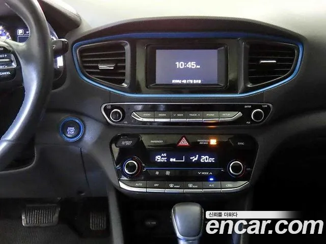 Hyundai Ioniq 2017 — фото 11