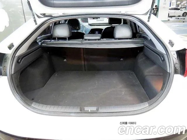 Hyundai Ioniq 2017 — фото 17
