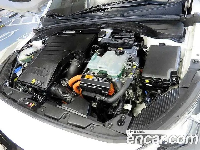 Hyundai Ioniq 2017 — фото 19