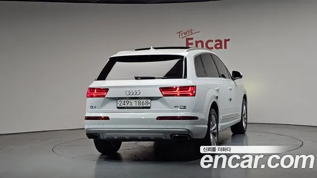 Audi Q7 2019 — фото 3