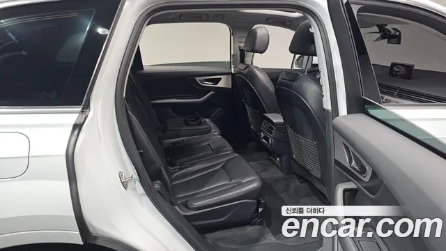 Audi Q7 2019 — фото 16