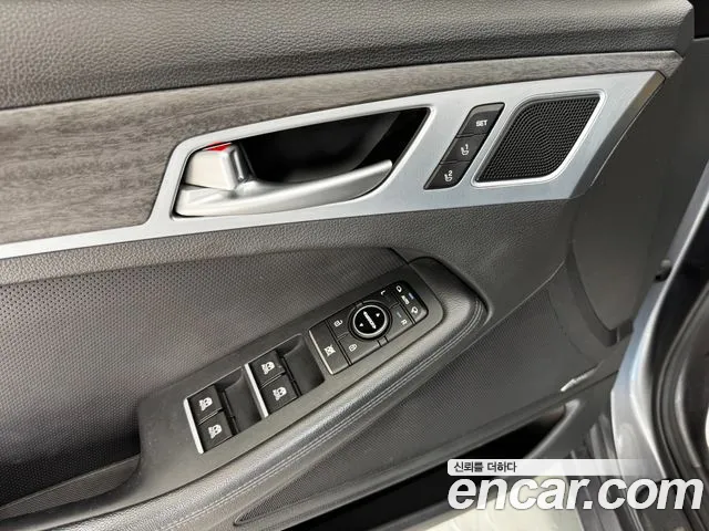 Hyundai Genesis 2016 — фото 11