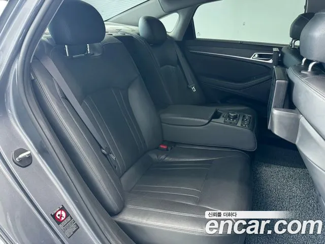Hyundai Genesis 2016 — фото 17