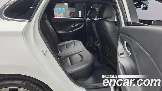 Hyundai i30 2018 — фото 18