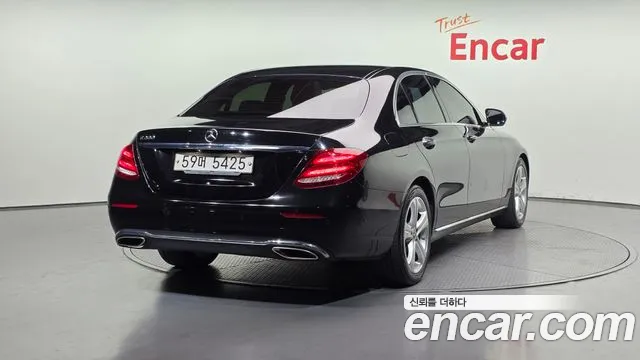 Mercedes-Benz E-Class 2018 — фото 2