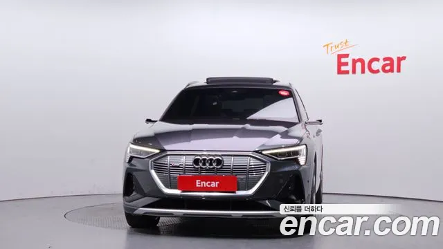 Audi e-tron 2021 — фото 3