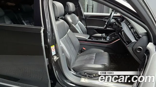 Audi A8 2020 — фото 16