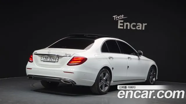 Mercedes-Benz E-Class 2017 — фото 2