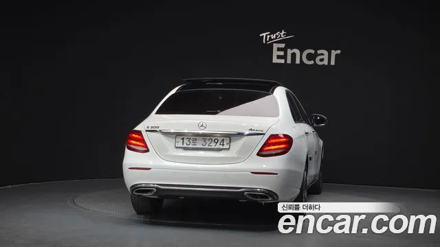 Mercedes-Benz E-Class 2017 — фото 4