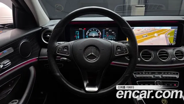 Mercedes-Benz E-Class 2017 — фото 13