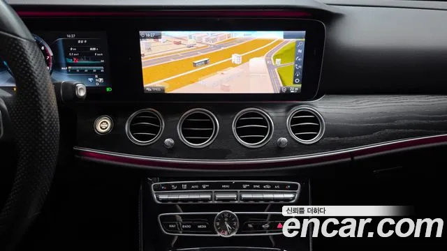 Mercedes-Benz E-Class 2017 — фото 16