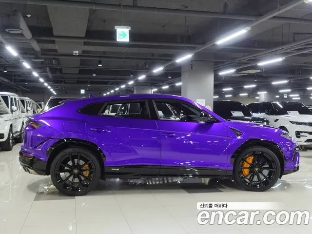 Lamborghini Urus 2024 — фото 2