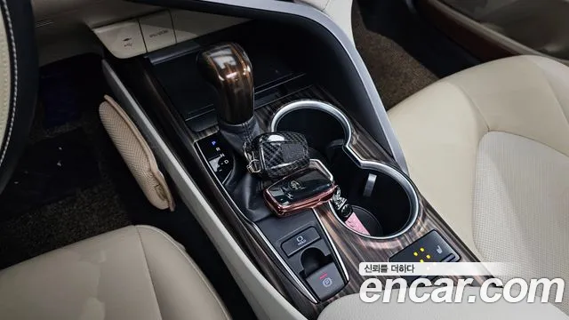 Toyota Camry 2019 — фото 11