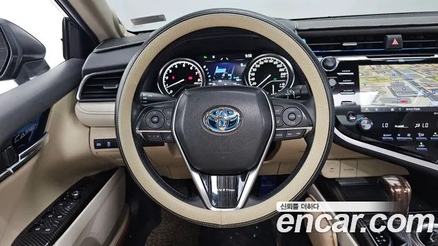 Toyota Camry 2019 — фото 18