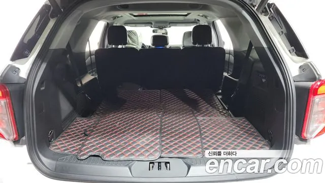Ford Explorer 2022 — фото 18