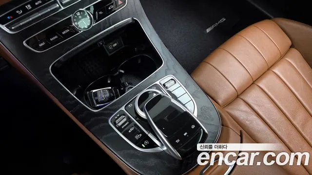Mercedes-Benz E-Class 2019 — фото 18