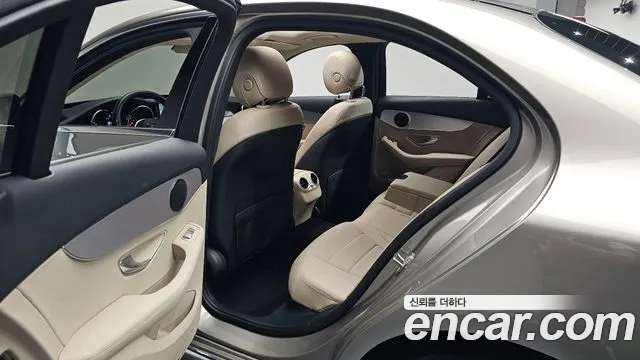 Mercedes-Benz C-Class 2020 — фото 16
