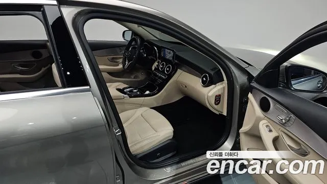Mercedes-Benz C-Class 2020 — фото 15