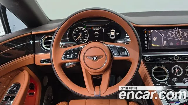 Bentley Continental 2022 — фото 13