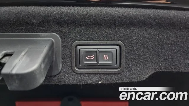 Audi A8 2015 — фото 17
