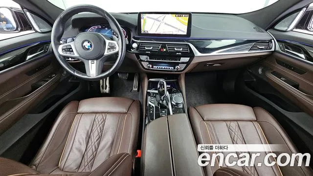 BMW Gran Turismo 2023 — фото 10