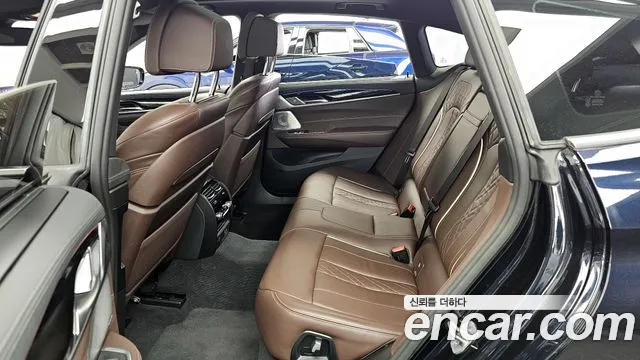 BMW Gran Turismo 2023 — фото 16