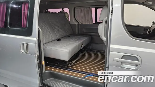 Hyundai Starex 2018 — фото 11