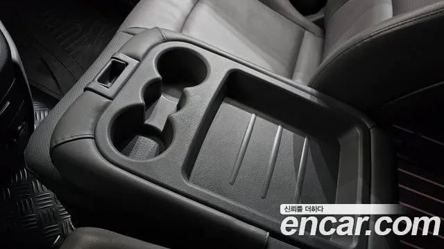 Hyundai Starex 2018 — фото 17