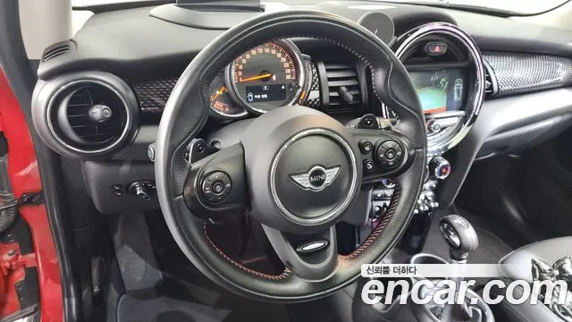 Mini Cooper 2018 — фото 19