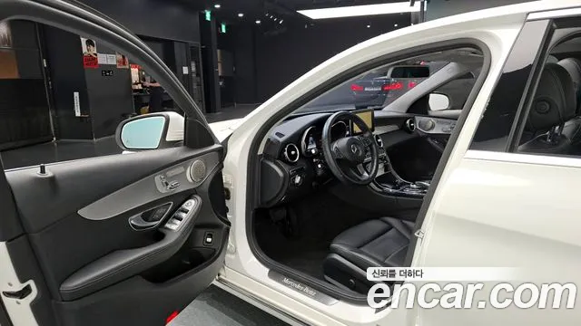 Mercedes-Benz C-Class 2017 — фото 10