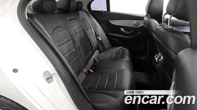 Mercedes-Benz C-Class 2017 — фото 11