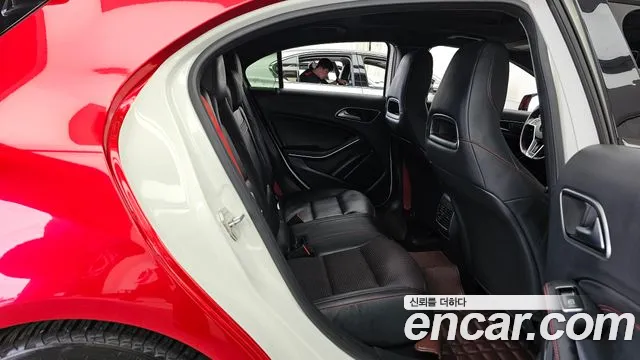Mercedes-Benz A-Class 2015 — фото 12