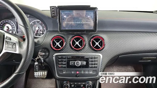 Mercedes-Benz A-Class 2015 — фото 14