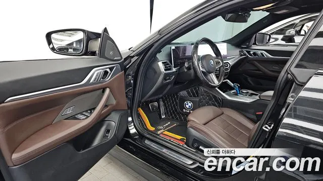 BMW i4 2023 — фото 13