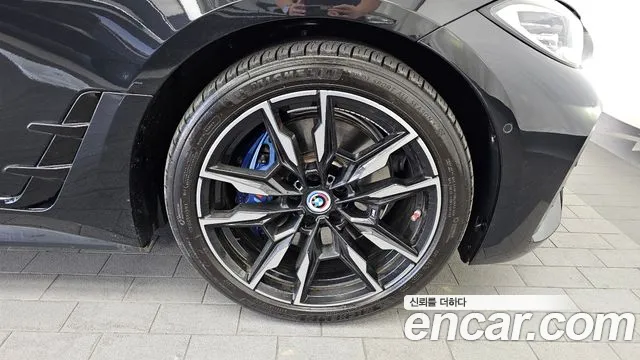 BMW i4 2023 — фото 7