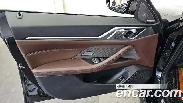 BMW i4 2023 — фото 14