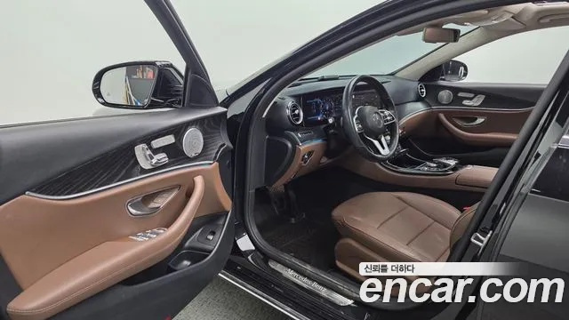Mercedes-Benz E-Class 2019 — фото 10