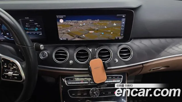 Mercedes-Benz E-Class 2019 — фото 14