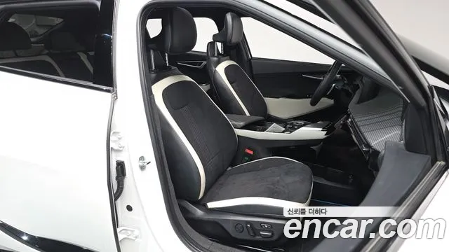 Kia EV6 2022 — фото 15