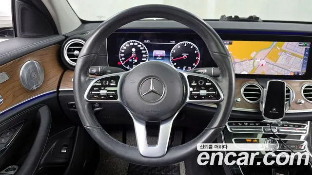Mercedes-Benz E-Class 2020 — фото 19