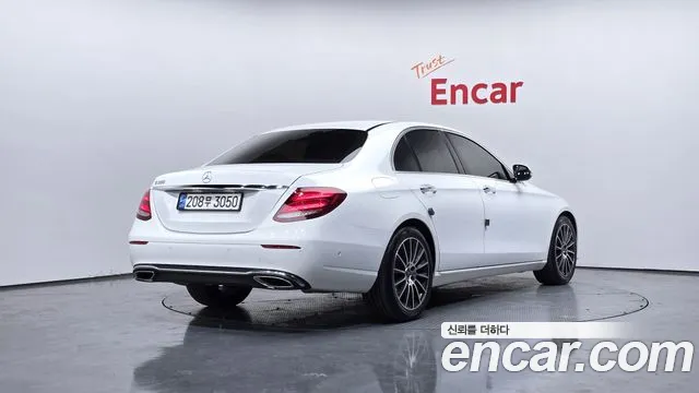 Mercedes-Benz E-Class 2017 — фото 2