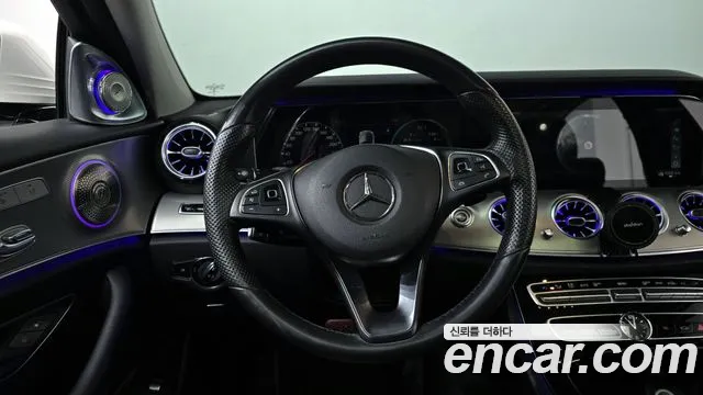 Mercedes-Benz E-Class 2017 — фото 12